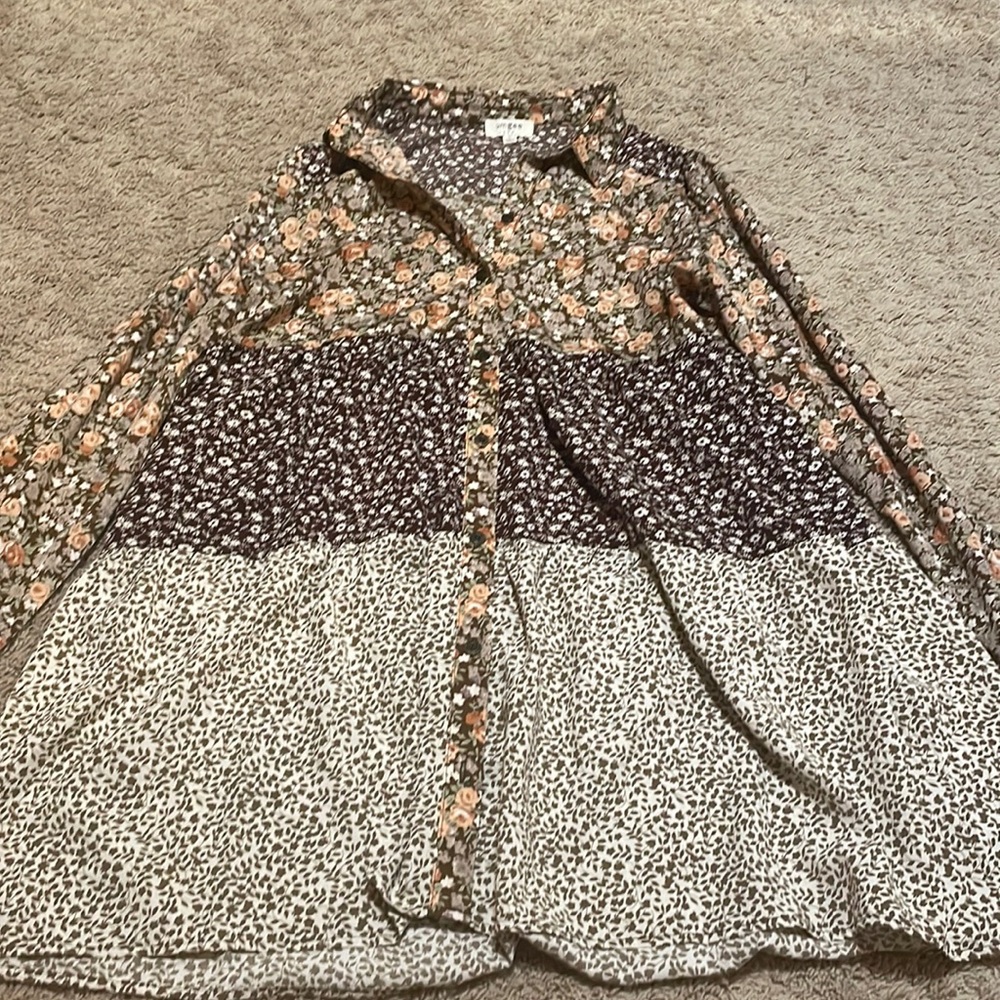 Size Small. Floral print Umgee tunic.